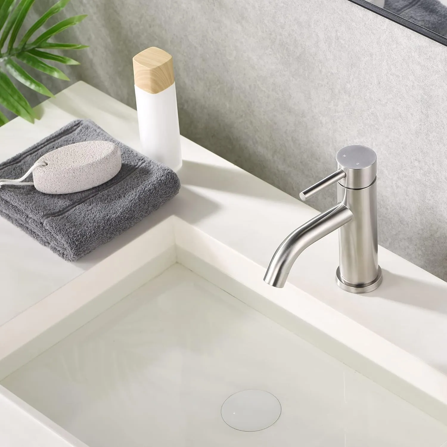 Bathroom Sink Faucet: Single Handle Bathroom Faucet with Pop Up Drain, Bathroom Faucet 1 Hole, Stainless Steel - Brushed Nickel Bathroom Faucet, Vanity Sink Faucet