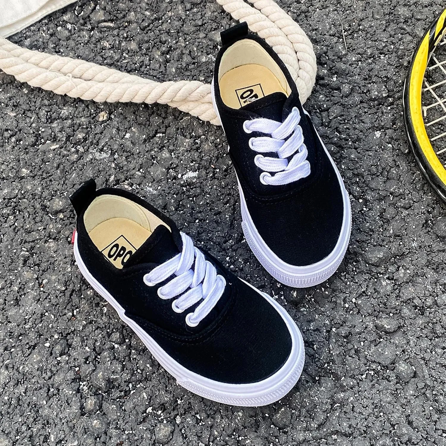 Boys and Girls Low Top Sports Shoes Lace up Canvas Children's Shoes Comfortable and Lightweight Skateboarding Shoes