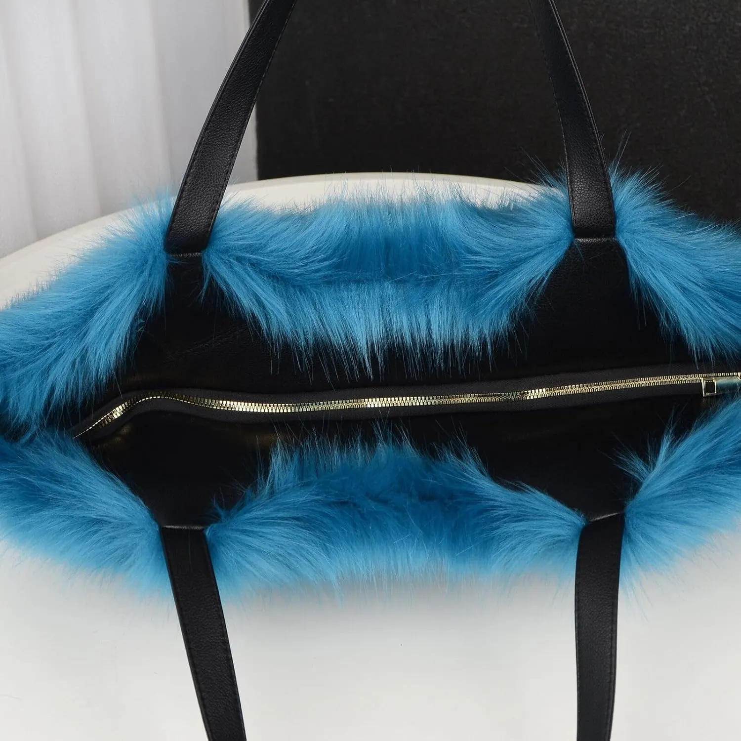 Large Winter Purse for Women Trendy 2024 Fluffy Tote Bag Fuzzy Large Tote Bag Faux Fur Crossbody Bag